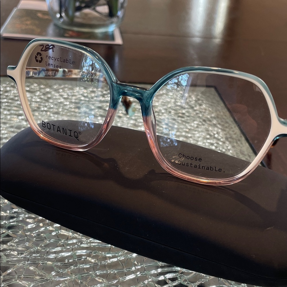 Women's Gradient Glasses - Blue and Pink